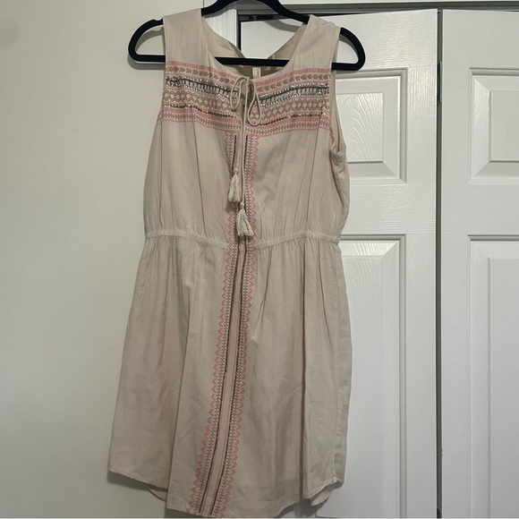 Kenzie Kensie Ladies Shift Dress Tan Style Embroidered Sequined Size 12, NWT - Picture 1 of 9